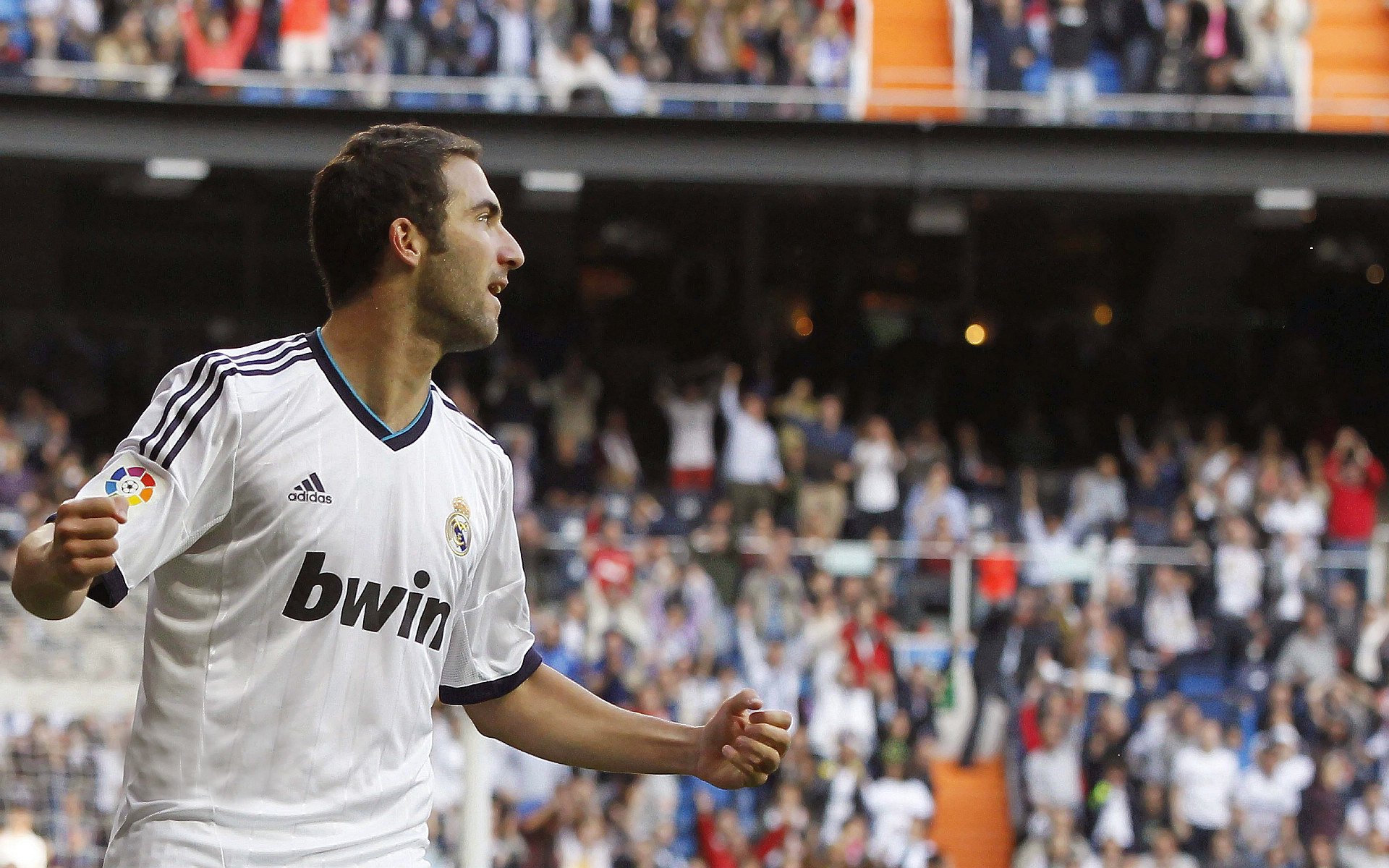 精彩对决展开，亚冠比赛悬念颇多，亚冠决赛对阵