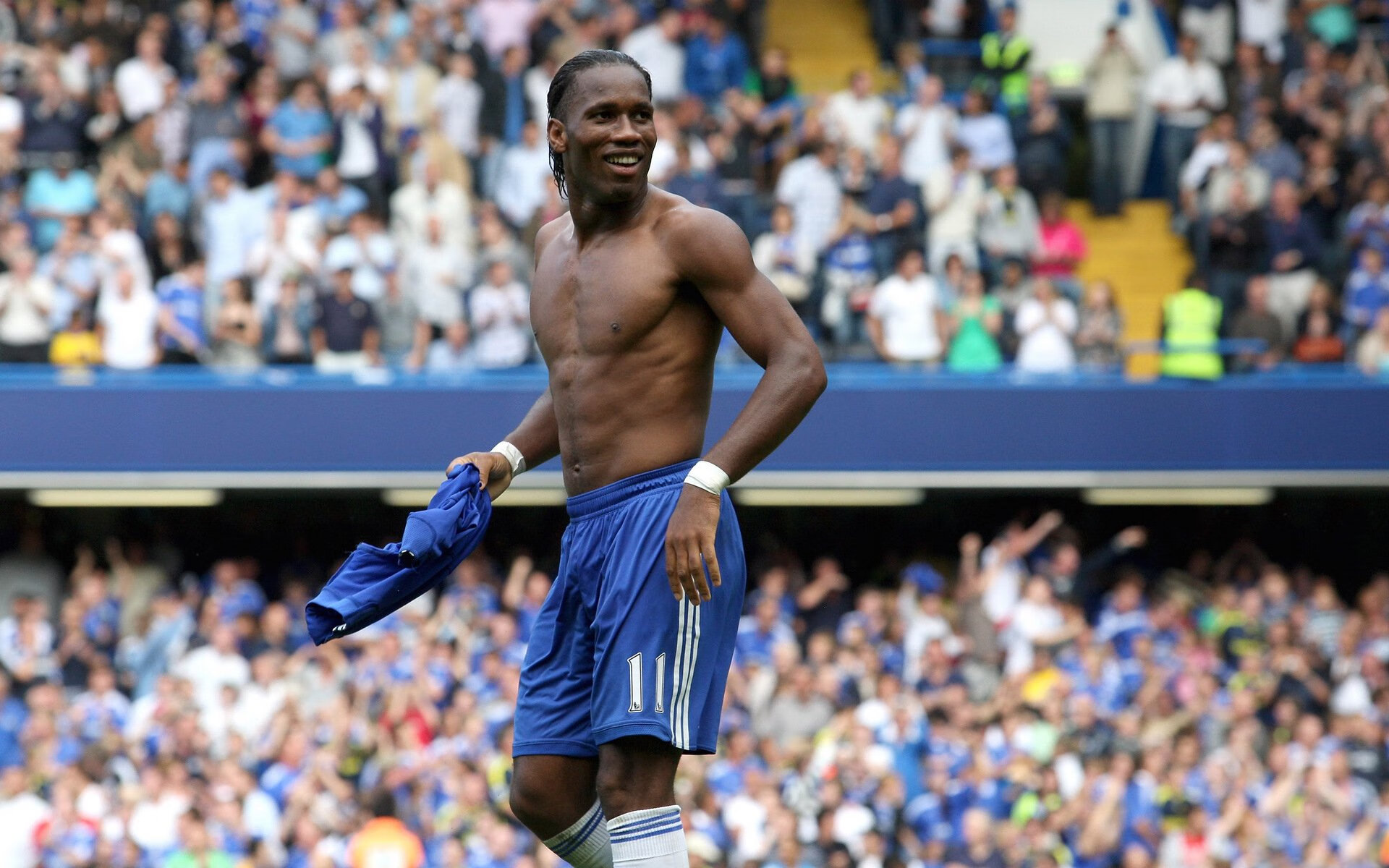 爱游戏-法甲劲旅势如破竹，比分3-1，比赛亮点：中场关键突破，射门精准度高